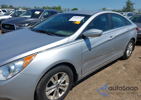 2013 Hyundai Sonata Gls z USA, uszkodzony, nr VIN 5NPEB4AC8DH787563